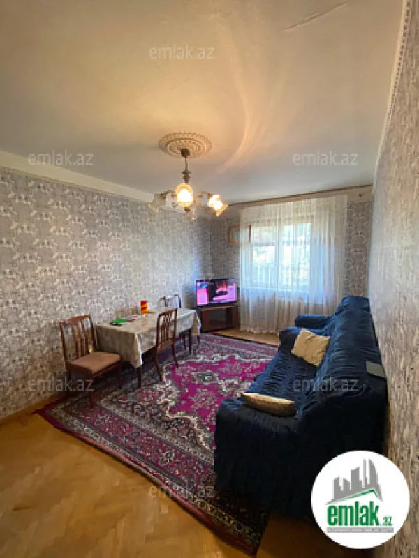 Satılır 4 otaqlı köhnə tikili 110 m²