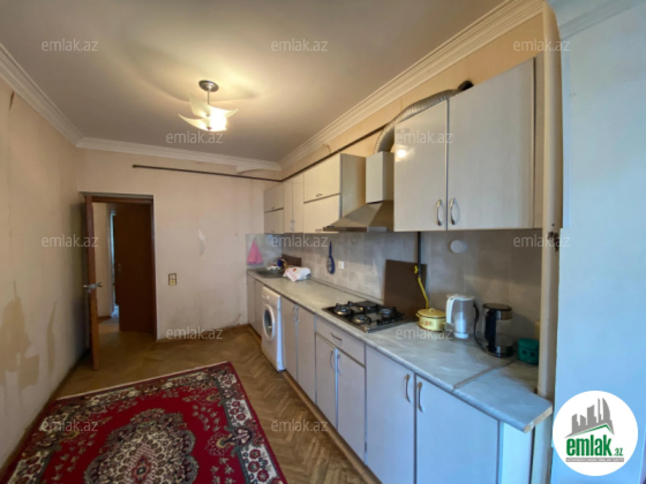 Satılır 4 otaqlı köhnə tikili 110 m²