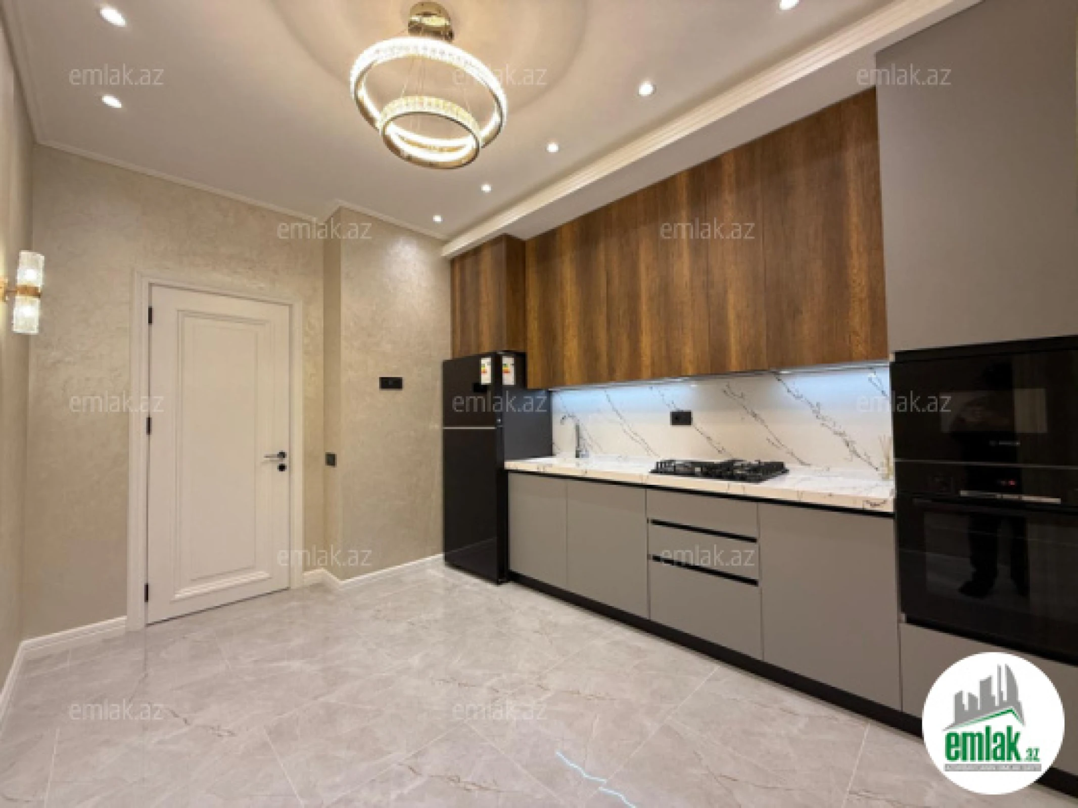 Satılır 3 otaqlı yeni tikili 130 m²