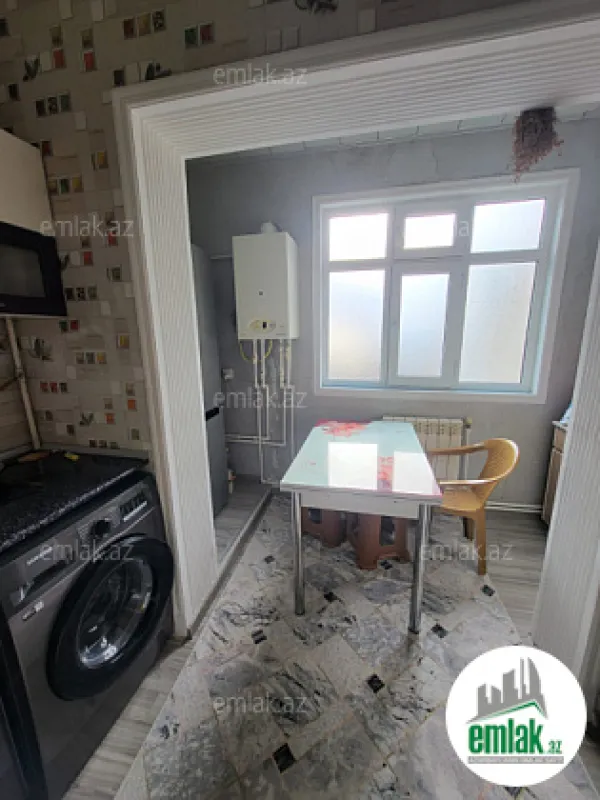 Satılır 3 otaqlı köhnə tikili 80 m²