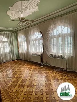 Satılır 9 otaqlı həyət evi 400 m² — Bakı 9 otaq 400.00 m²