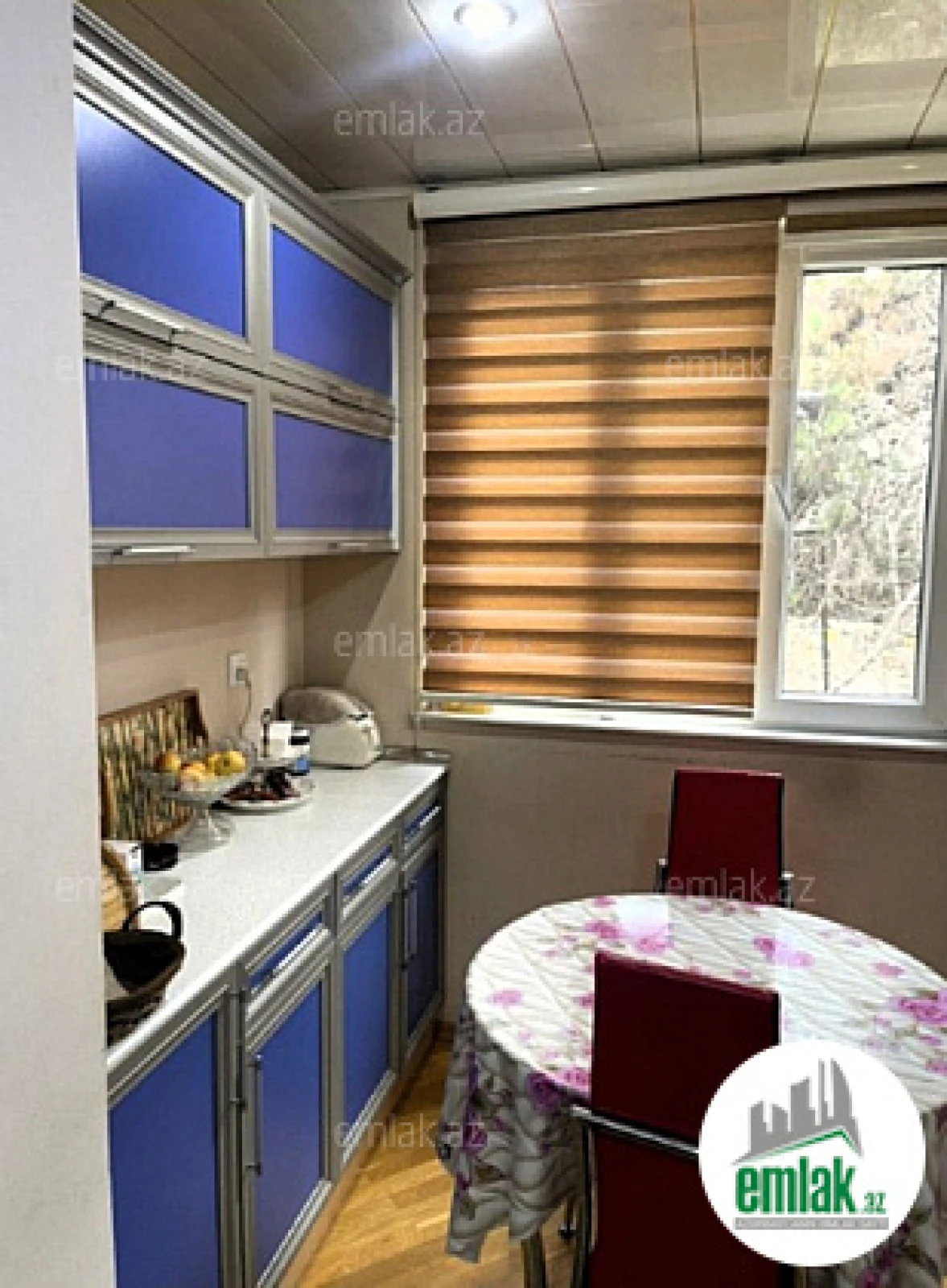 Satılır 3 otaqlı köhnə tikili 78 m²