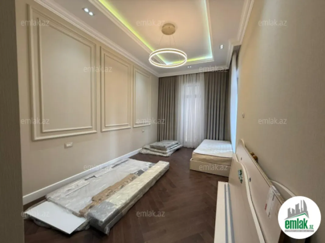 Satılır 5 otaqlı yeni tikili 235 m²