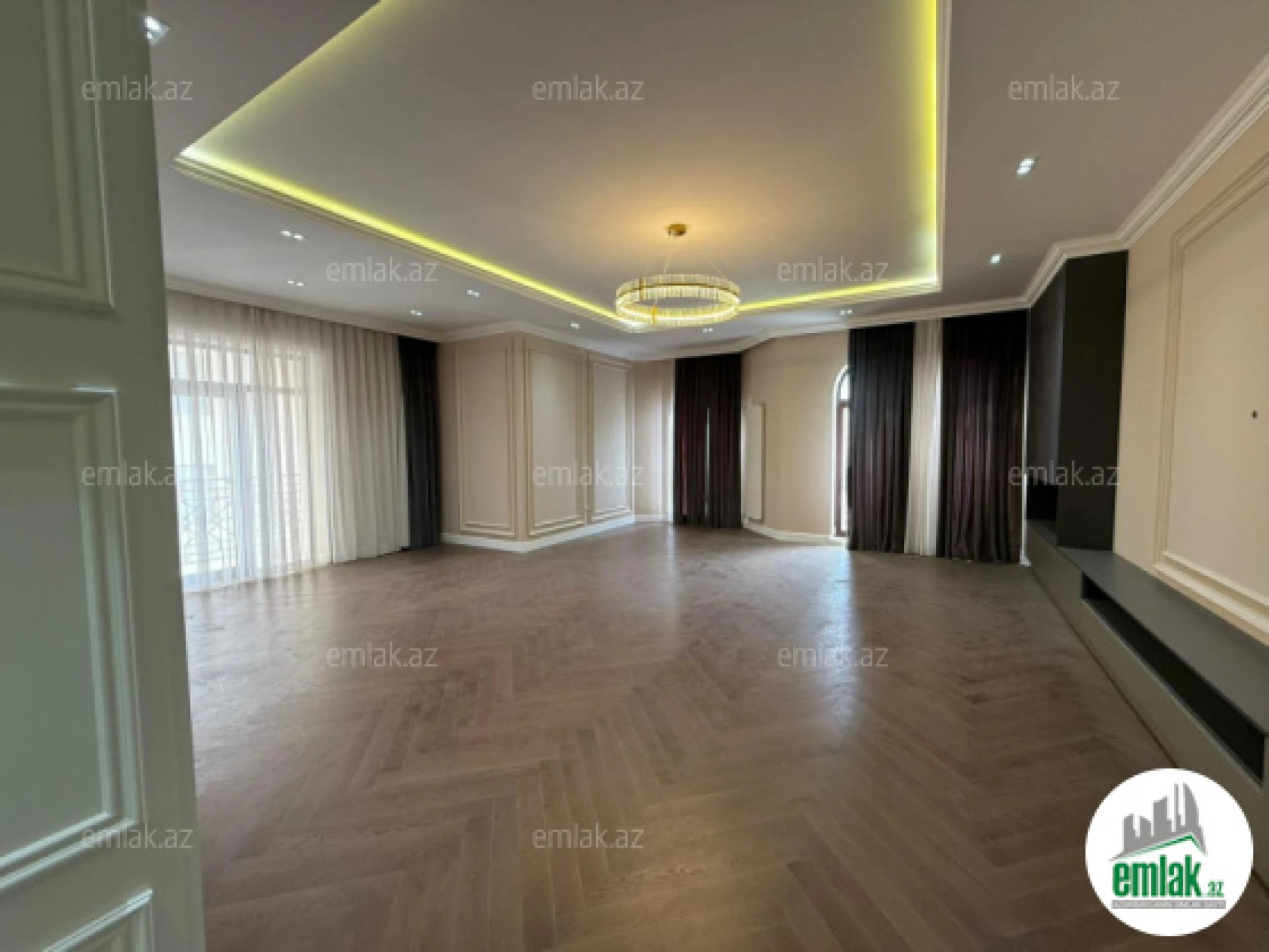 Satılır 5 otaqlı yeni tikili 235 m²