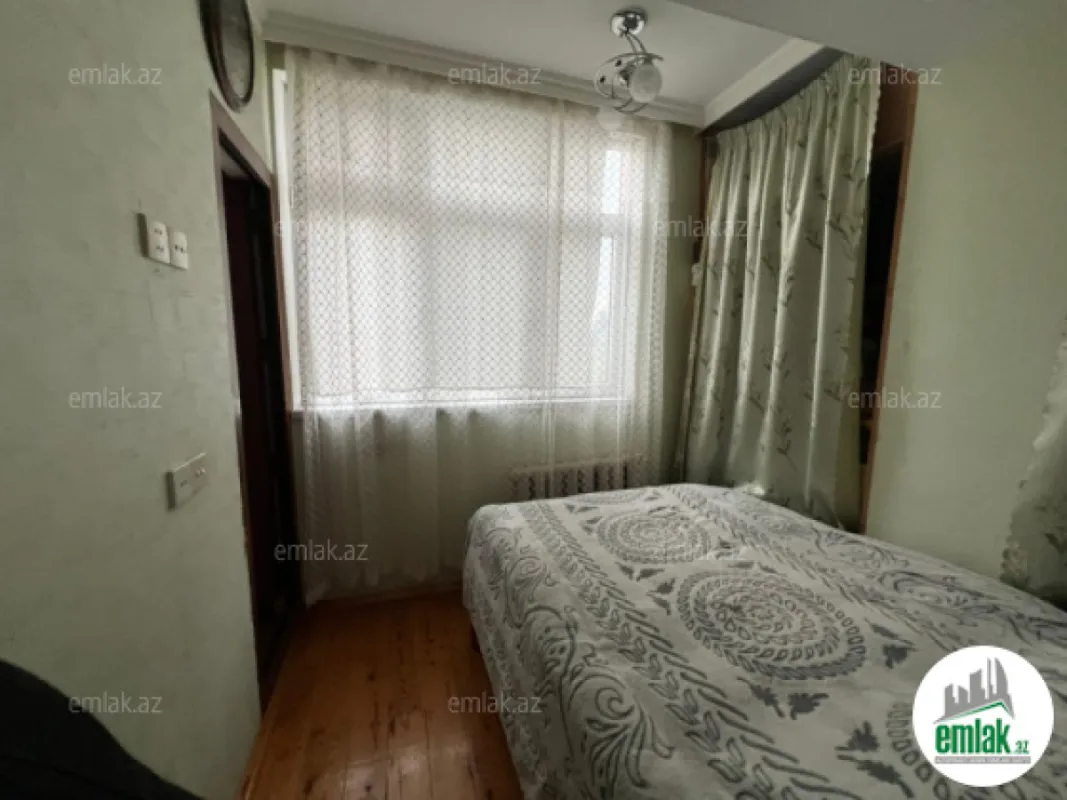 Satılır 3 otaqlı köhnə tikili 55 m²
