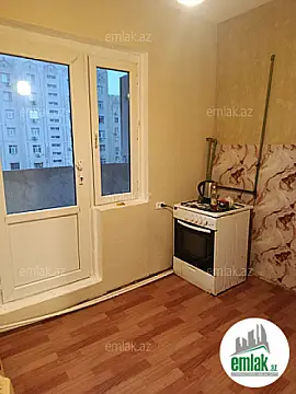 Satılır 3 otaqlı köhnə tikili 85 m²