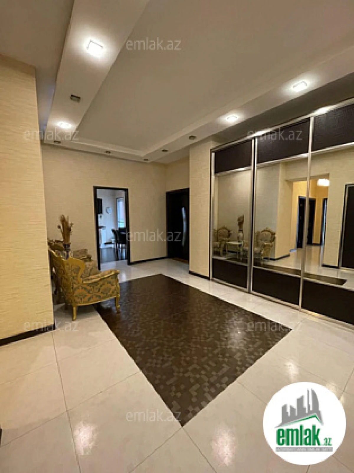 Satılır 4 otaqlı yeni tikili 180 m²