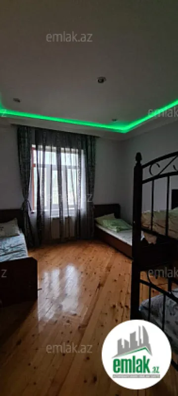 Satılır 6 otaqlı həyət evi 340 m²