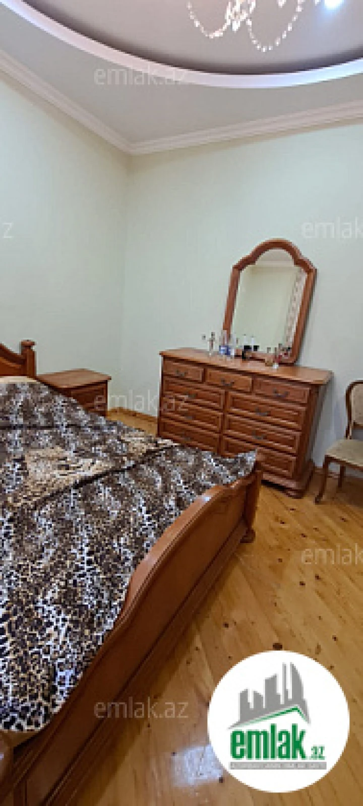 Satılır 6 otaqlı həyət evi 340 m²