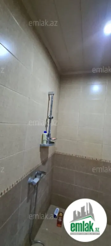 Satılır 6 otaqlı həyət evi 340 m²