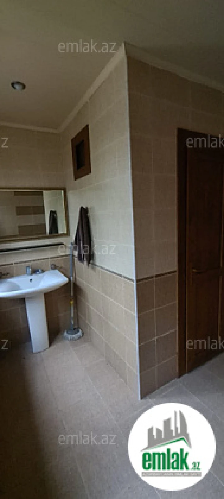 Satılır 6 otaqlı həyət evi 340 m²