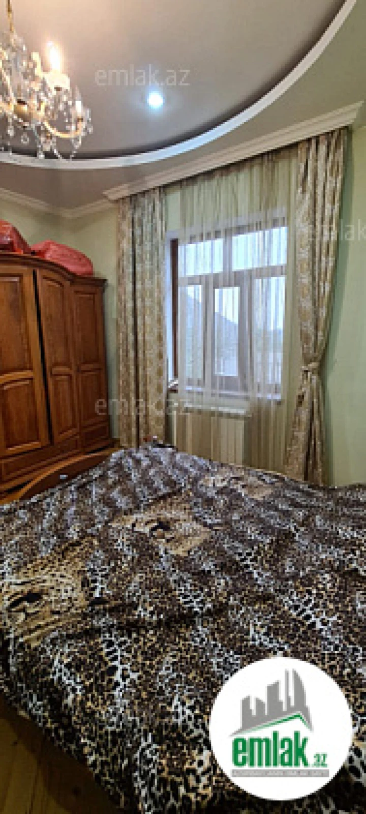 Satılır 6 otaqlı həyət evi 340 m²