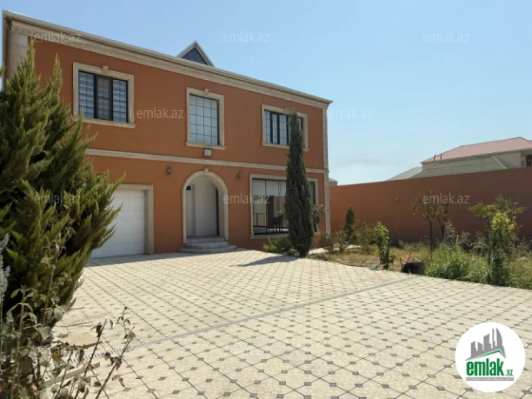 Satılır 5 otaqlı həyət evi 300 m²
