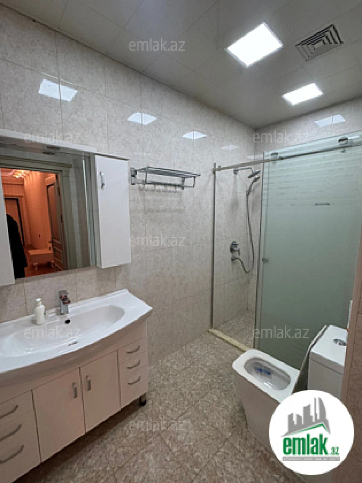 Satılır 2 otaqlı yeni tikili 60 m²