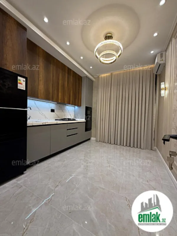 Satılır 3 otaqlı yeni tikili 130 m²