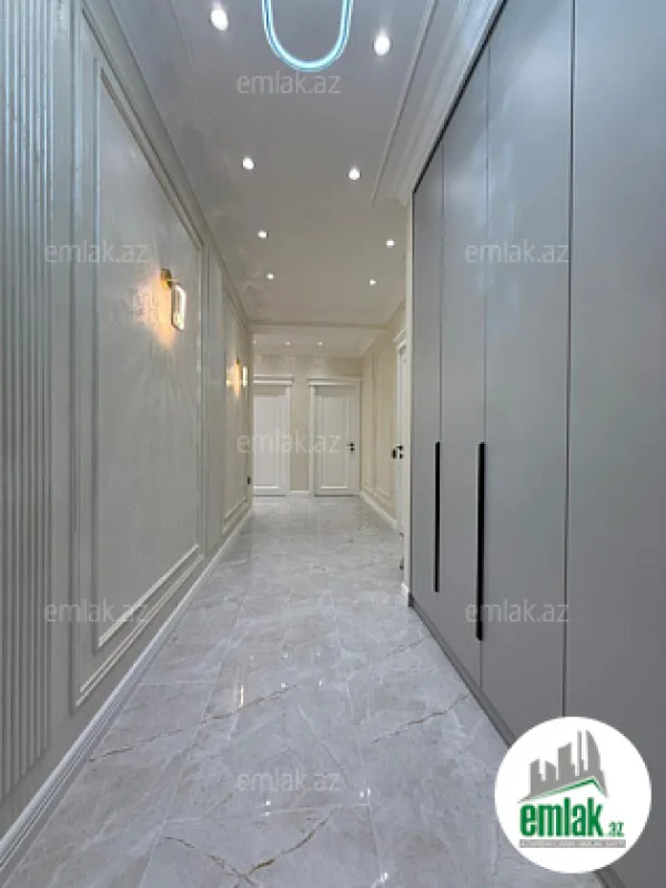 Satılır 3 otaqlı yeni tikili 130 m²