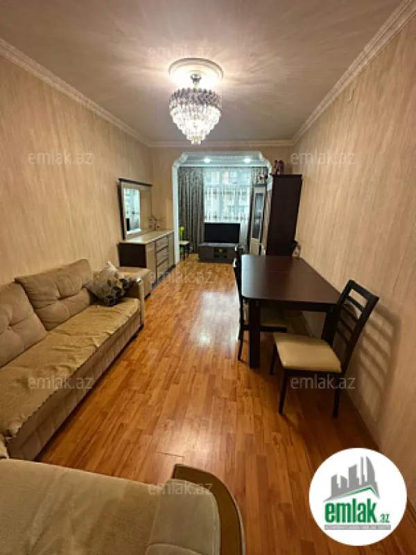 Satılır 4 otaqlı köhnə tikili 100 m²