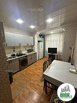 Satılır 4 otaqlı köhnə tikili 100 m²