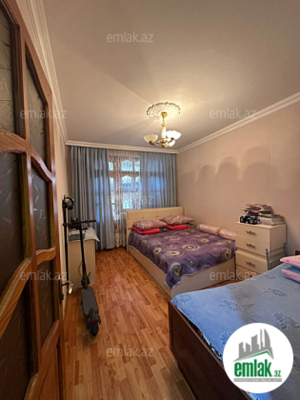 Satılır 4 otaqlı köhnə tikili 100 m²