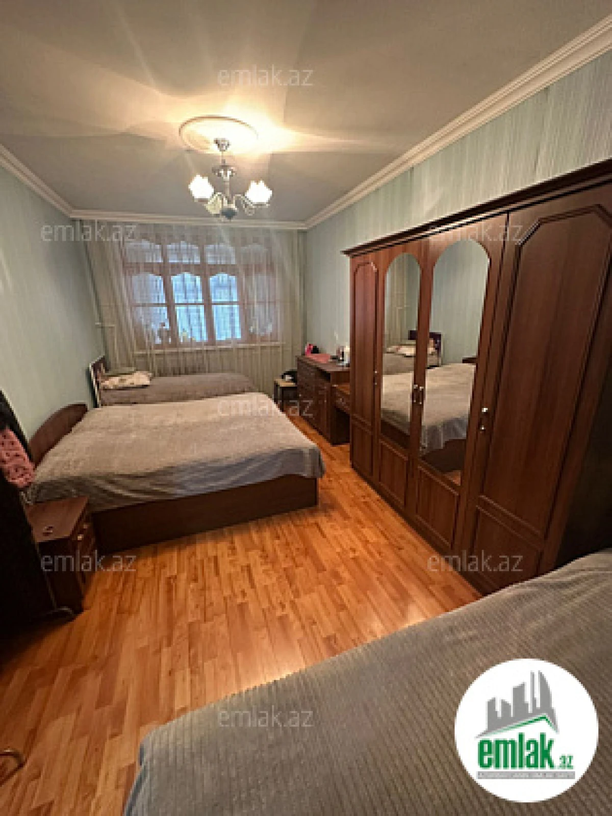 Satılır 4 otaqlı köhnə tikili 100 m²