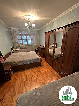 Satılır 4 otaqlı köhnə tikili 100 m²