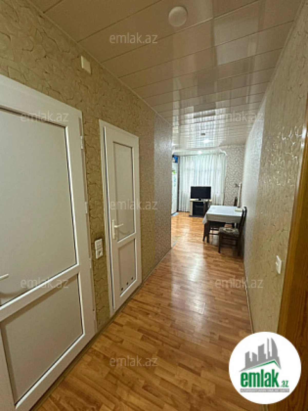 Satılır 4 otaqlı köhnə tikili 100 m²