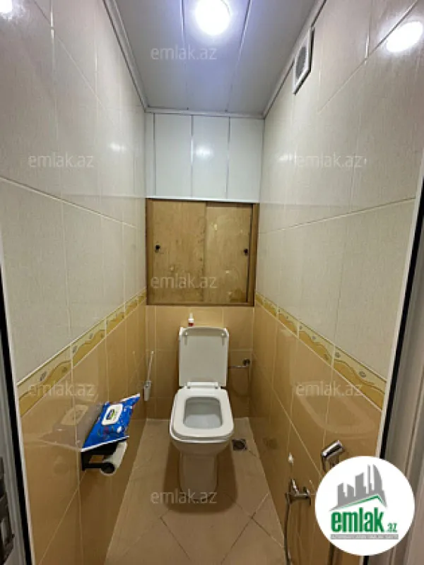 Satılır 4 otaqlı köhnə tikili 100 m²