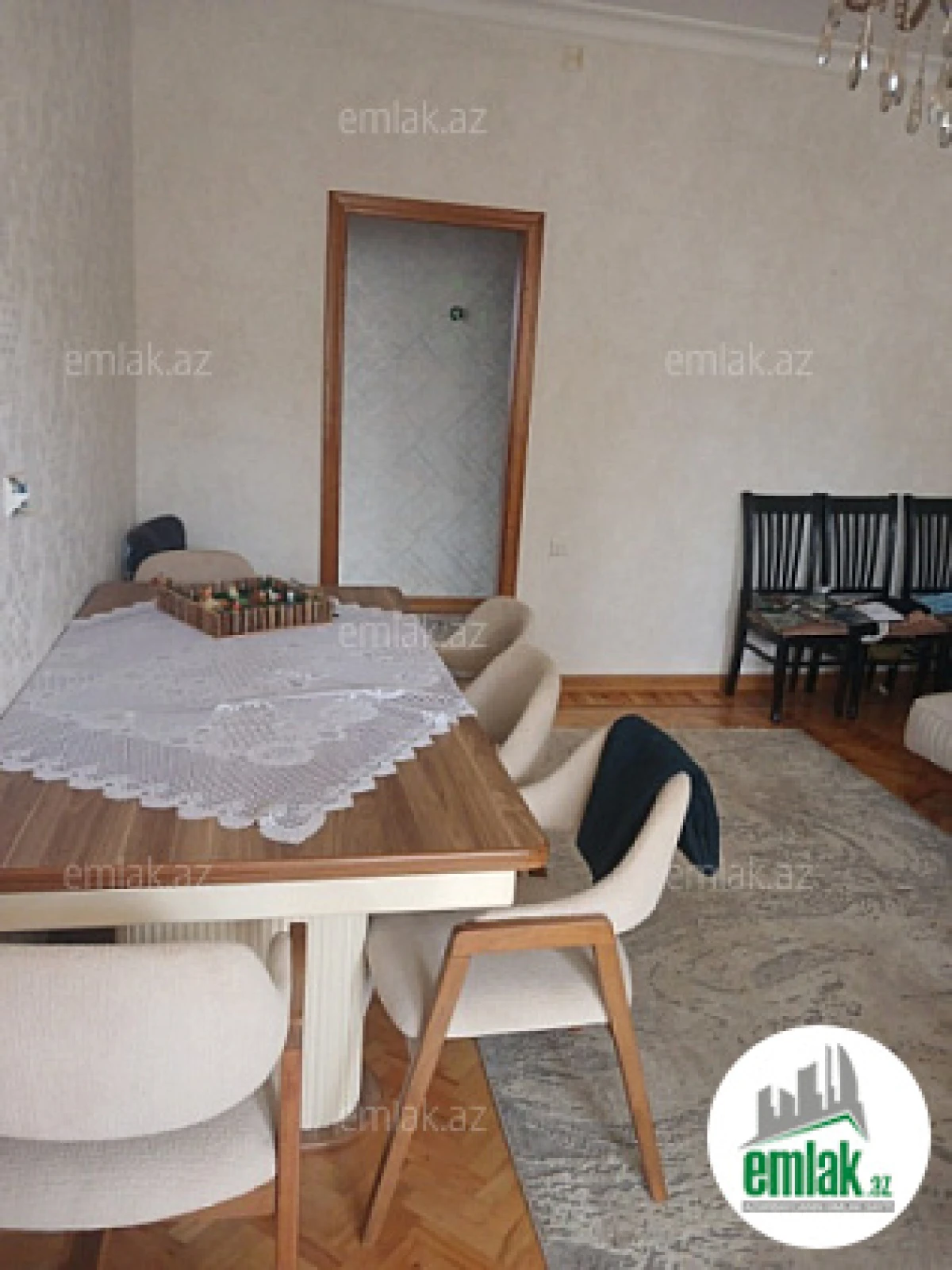 Satılır 3 otaqlı köhnə tikili 100 m²