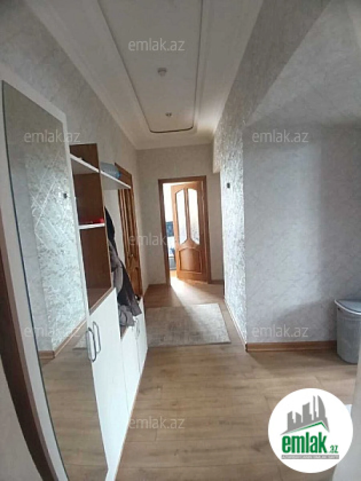 Satılır 3 otaqlı köhnə tikili 100 m²