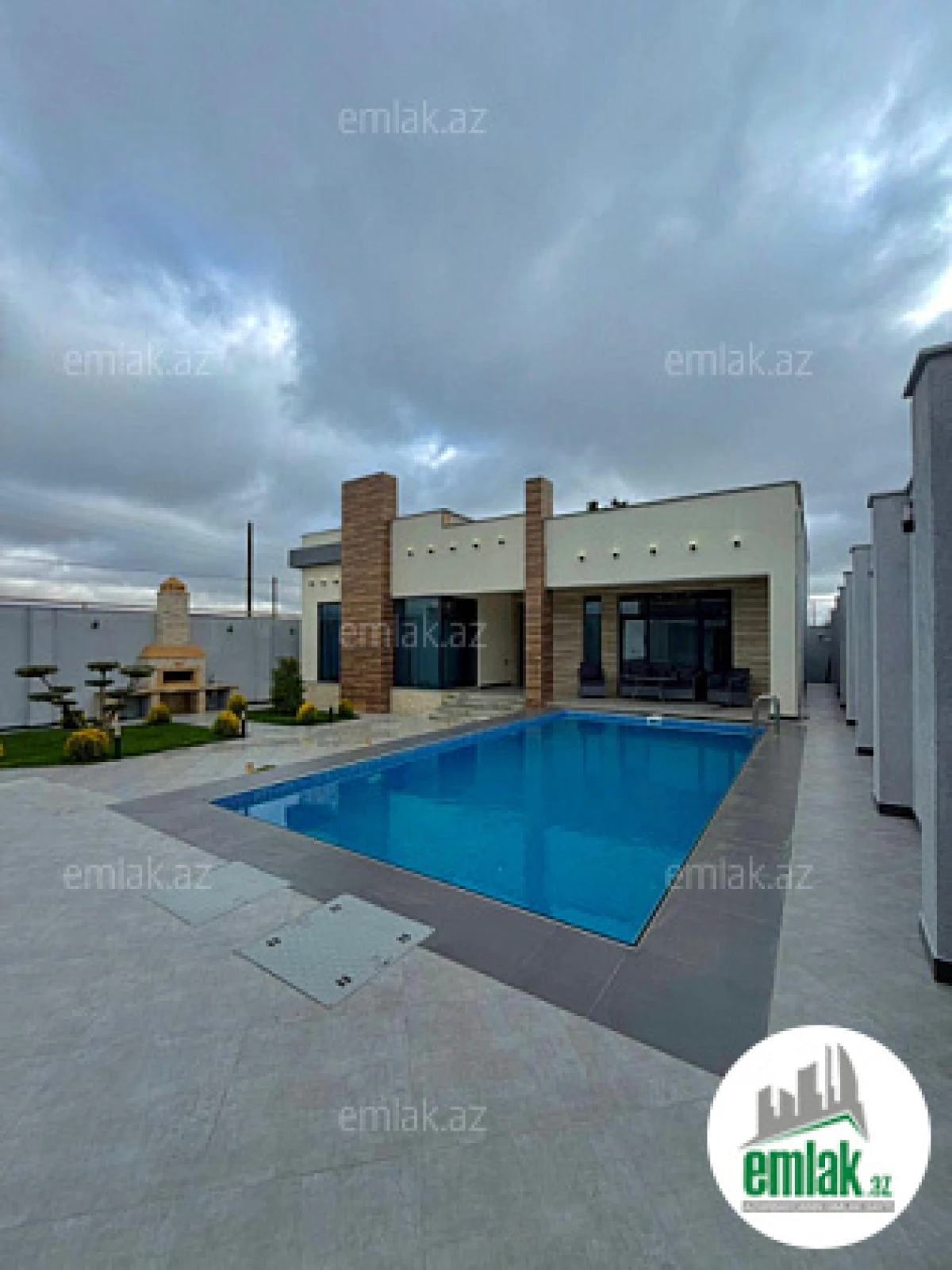 Satılır 4 otaqlı mənzil 202 m²