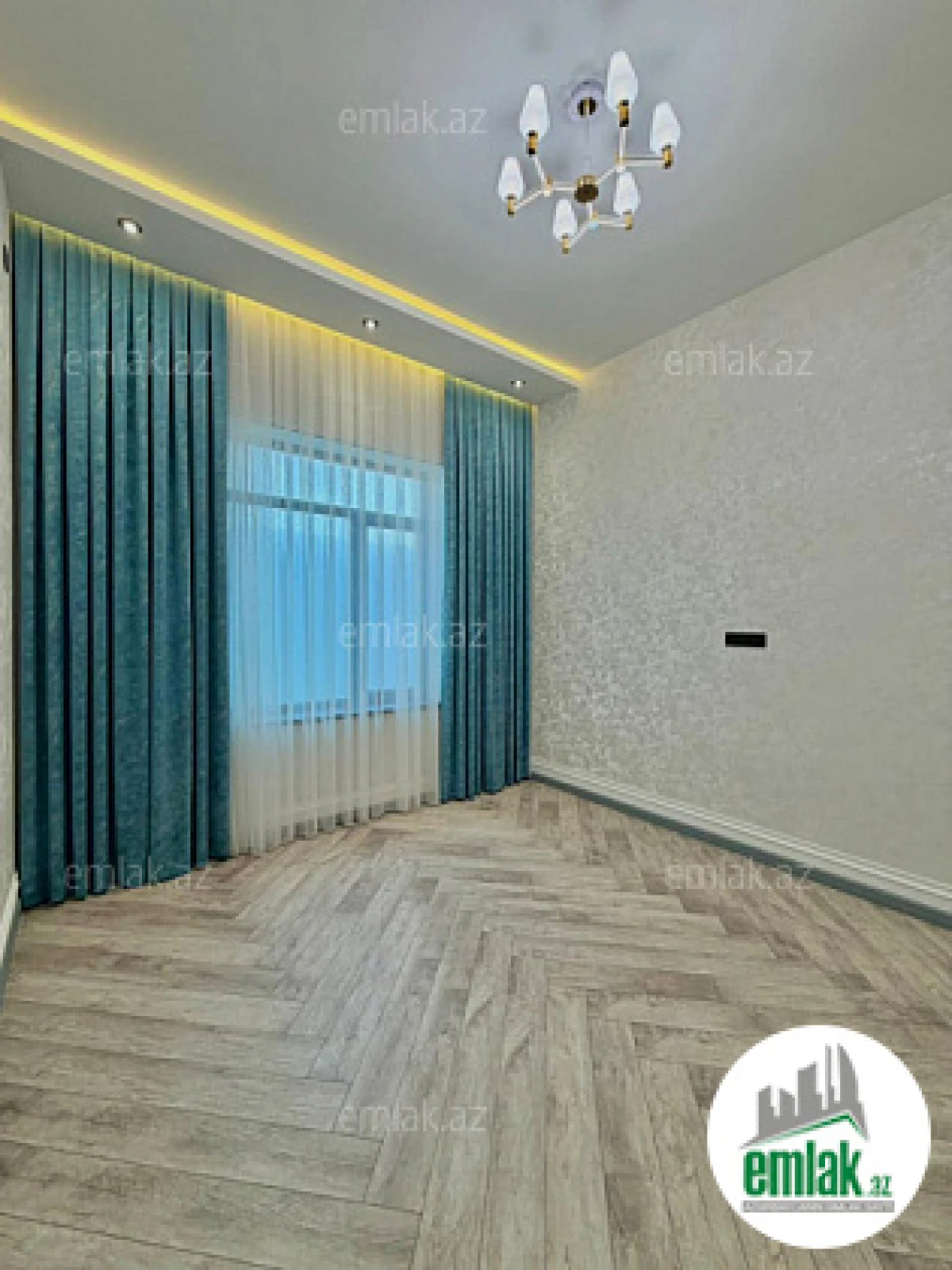 Satılır 4 otaqlı mənzil 202 m²