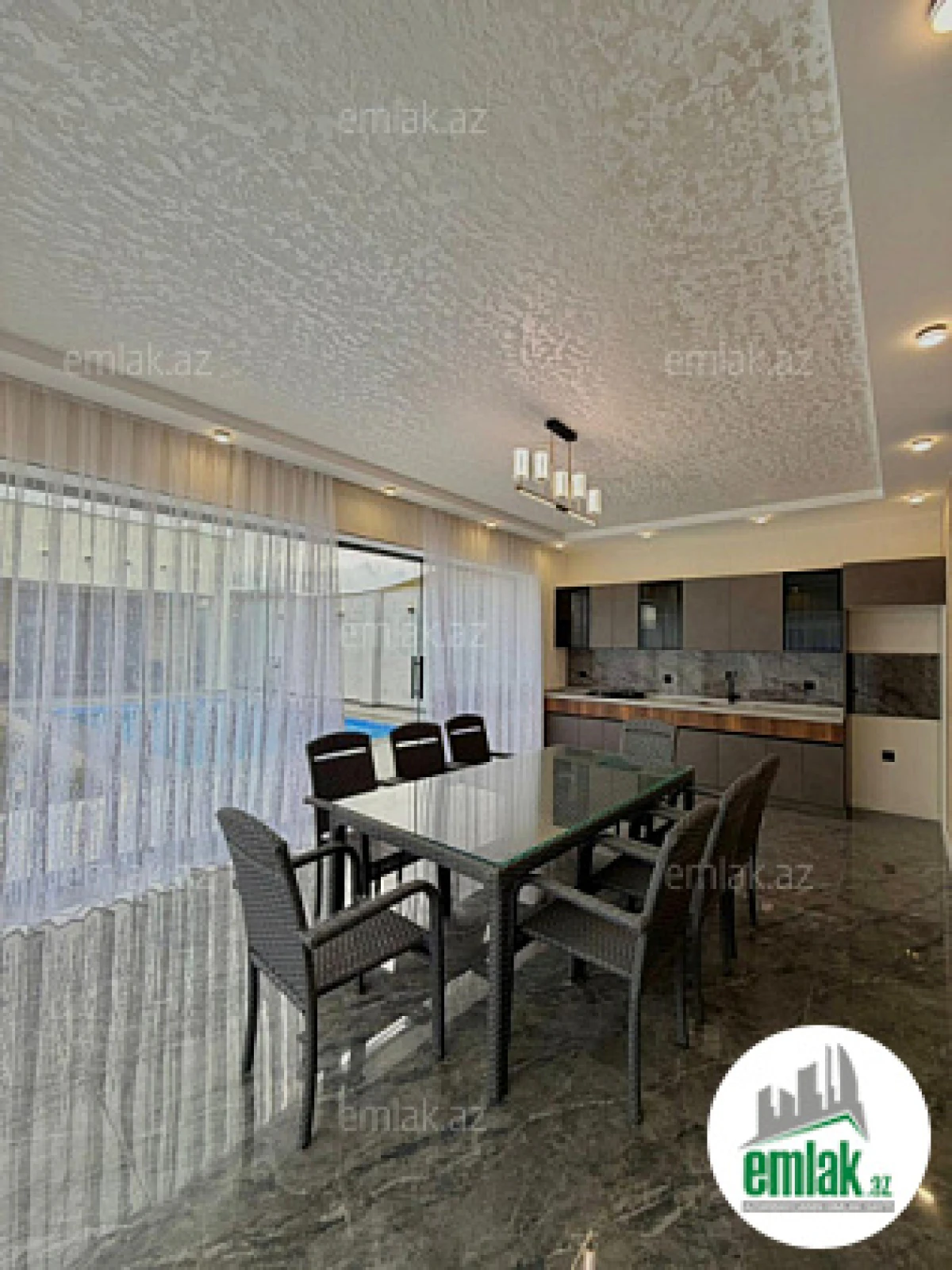 Satılır 4 otaqlı mənzil 202 m²