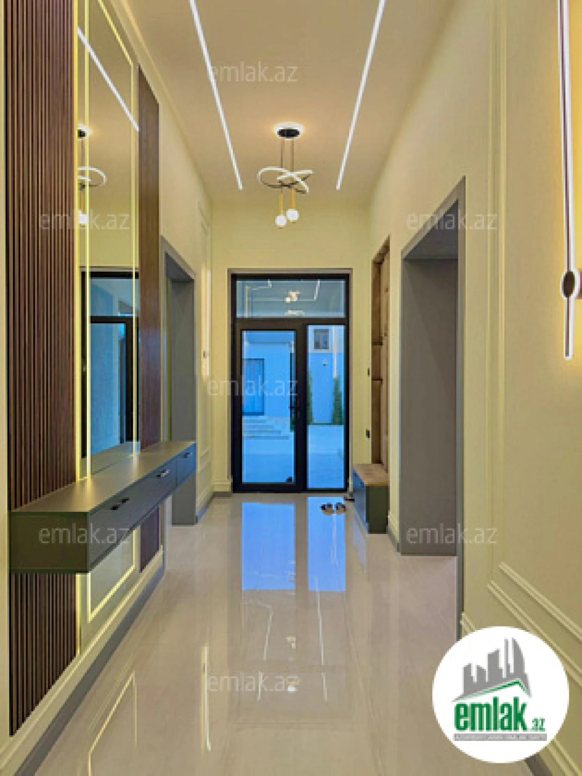 Satılır 4 otaqlı mənzil 202 m²