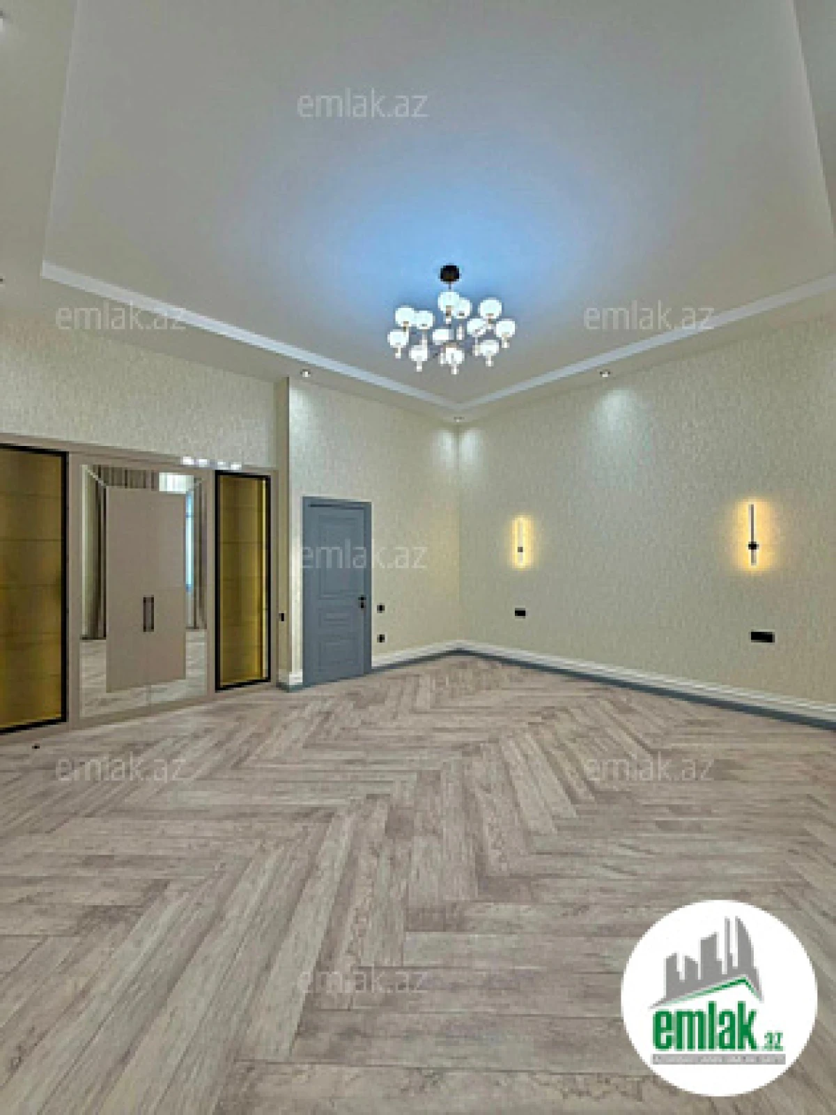 Satılır 4 otaqlı mənzil 202 m²
