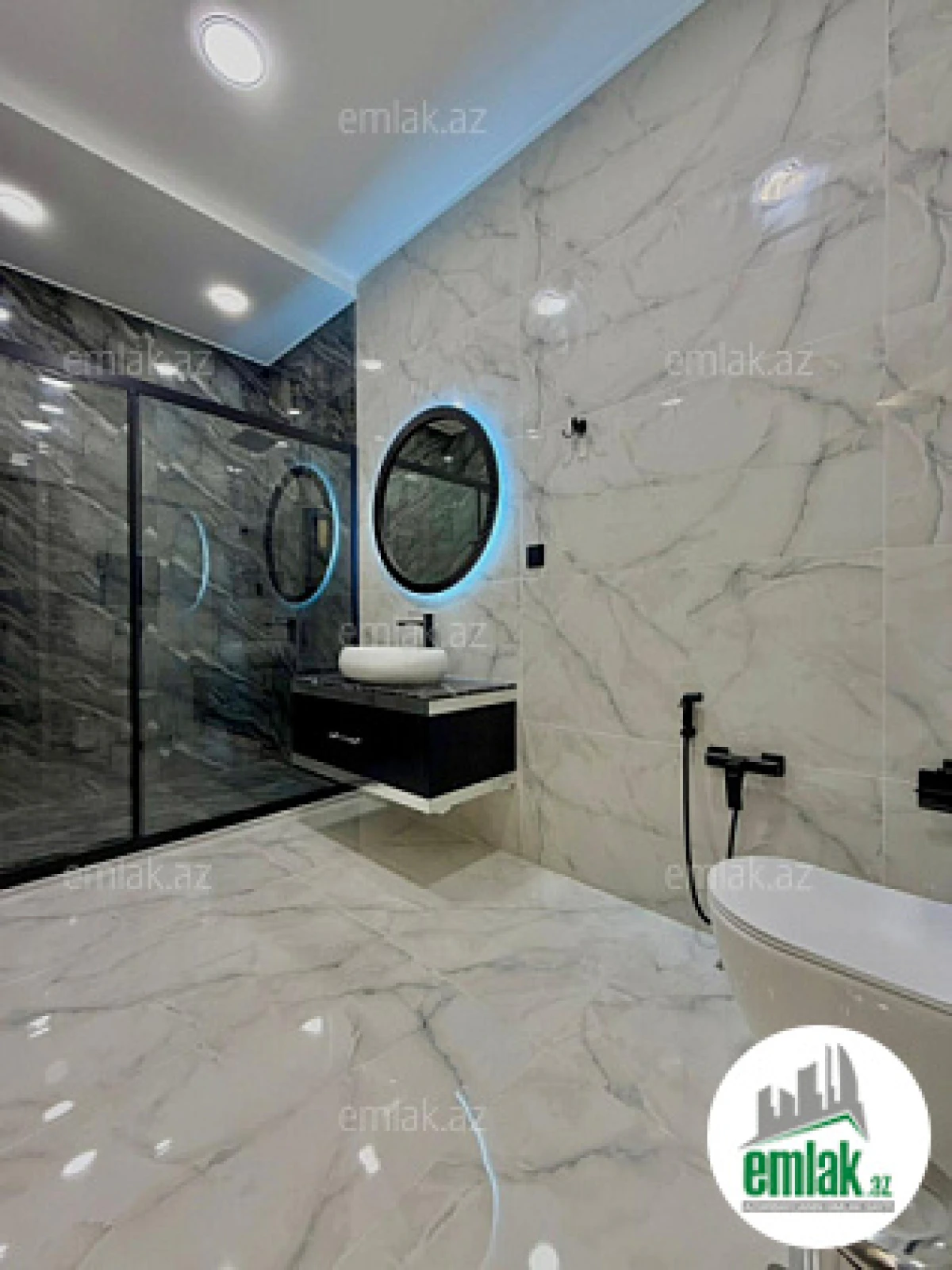 Satılır 4 otaqlı mənzil 202 m²