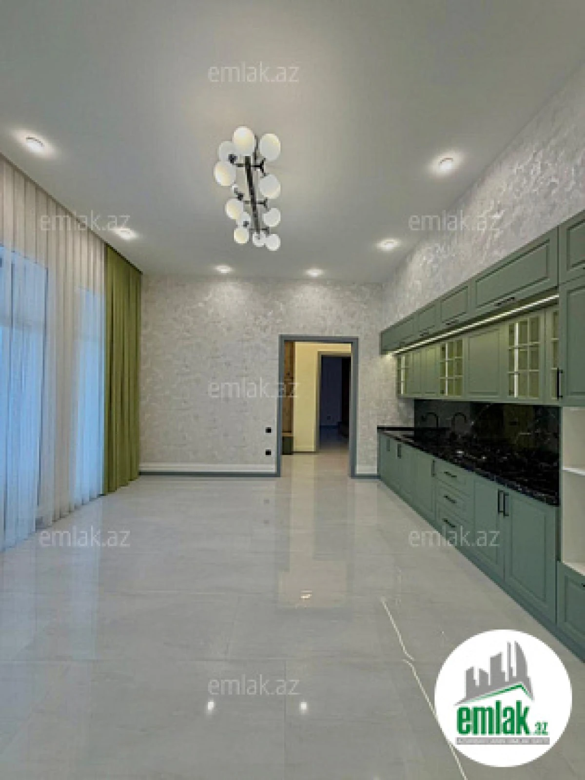 Satılır 4 otaqlı mənzil 202 m²