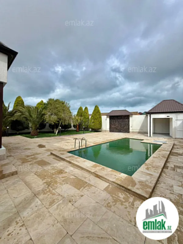 Satılır 4 otaqlı mənzil 180 m²