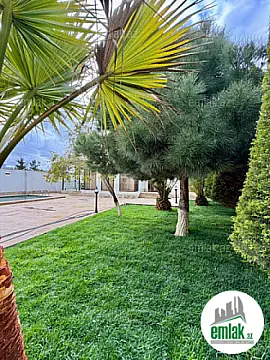 Satılır 4 otaqlı mənzil 180 m²