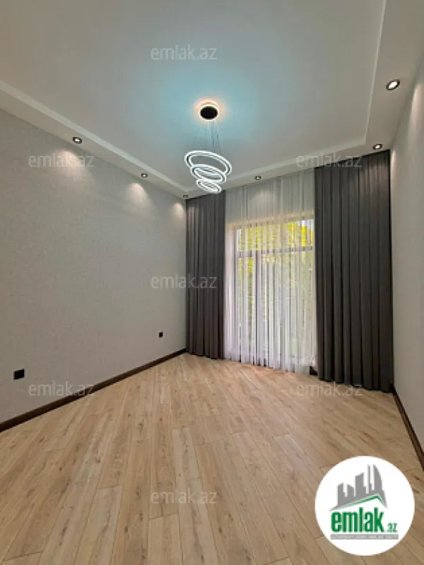 Satılır 4 otaqlı mənzil 180 m²