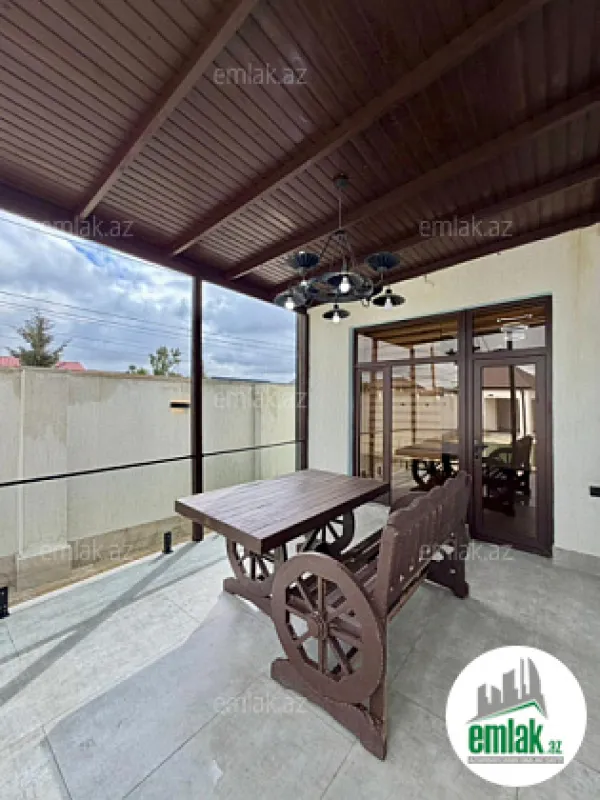 Satılır 4 otaqlı mənzil 180 m²