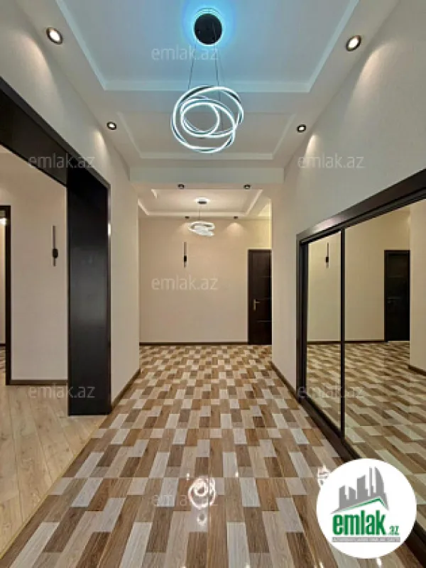 Satılır 4 otaqlı mənzil 180 m²