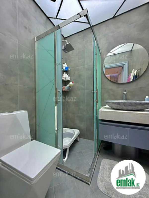 Satılır 4 otaqlı mənzil 160 m²