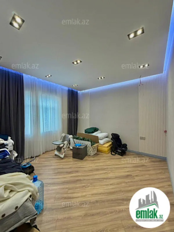 Satılır 4 otaqlı mənzil 160 m²