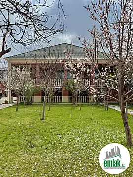 Satılır 4 otaqlı mənzil 160 m²