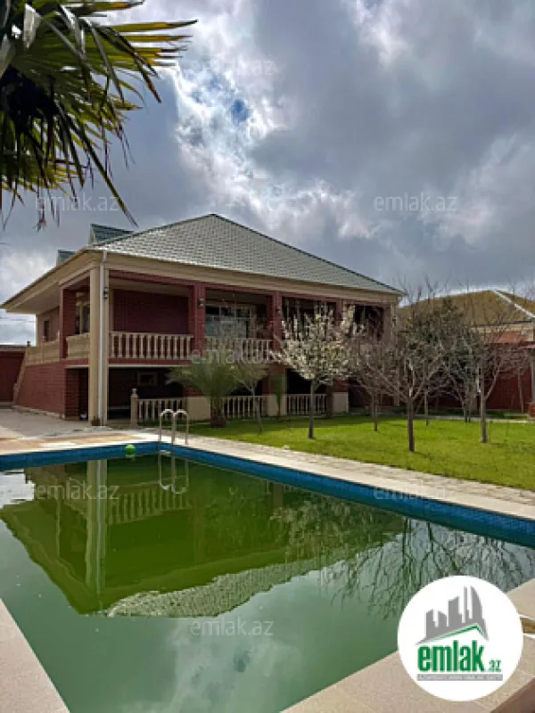 Satılır 4 otaqlı mənzil 160 m²