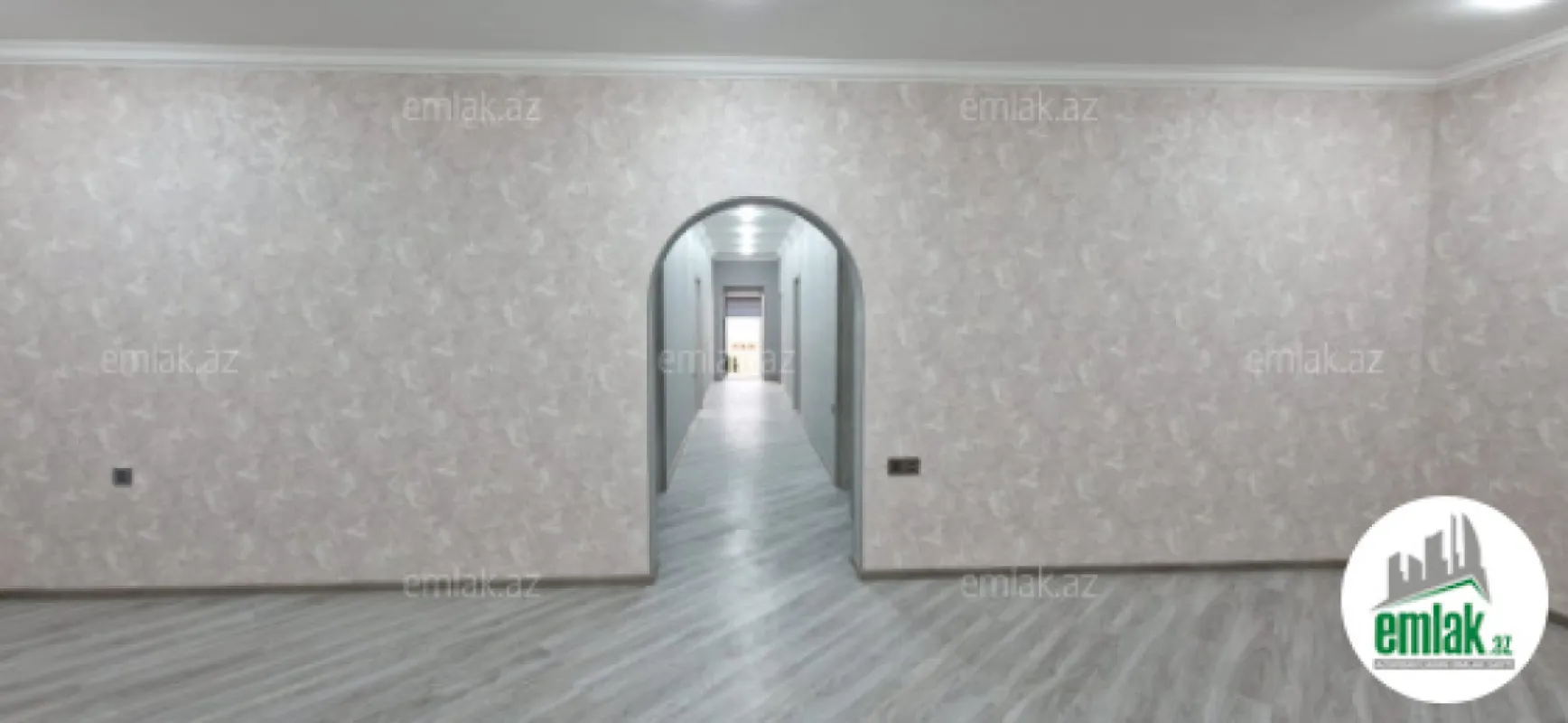Satılır 4 otaqlı mənzil 156 m²