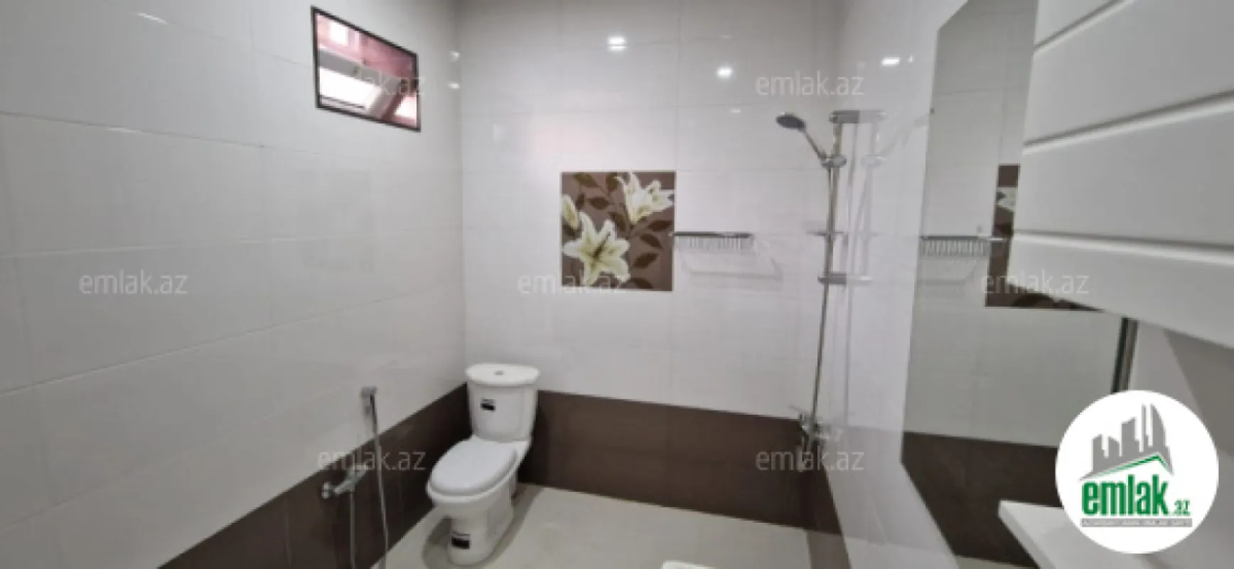 Satılır 4 otaqlı mənzil 156 m²
