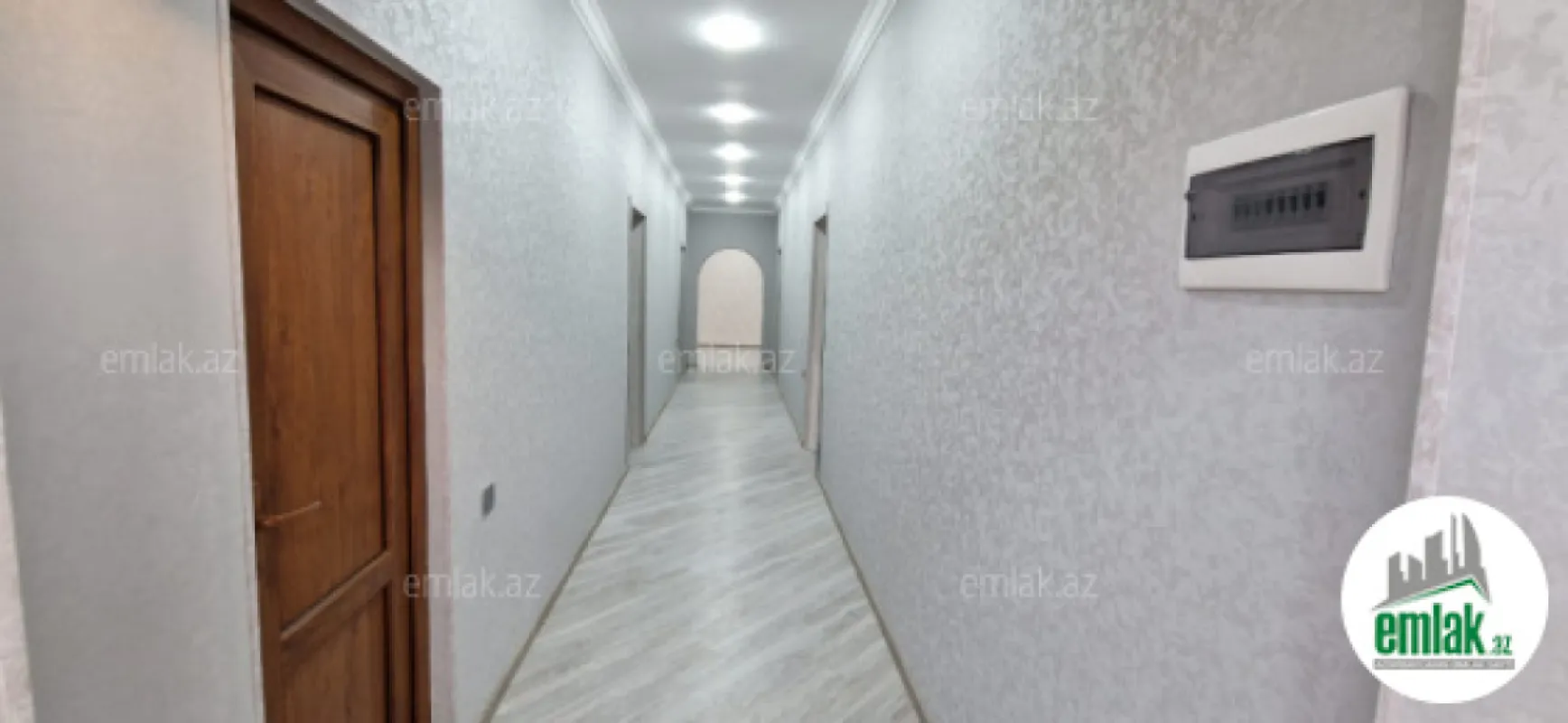 Satılır 4 otaqlı mənzil 156 m²