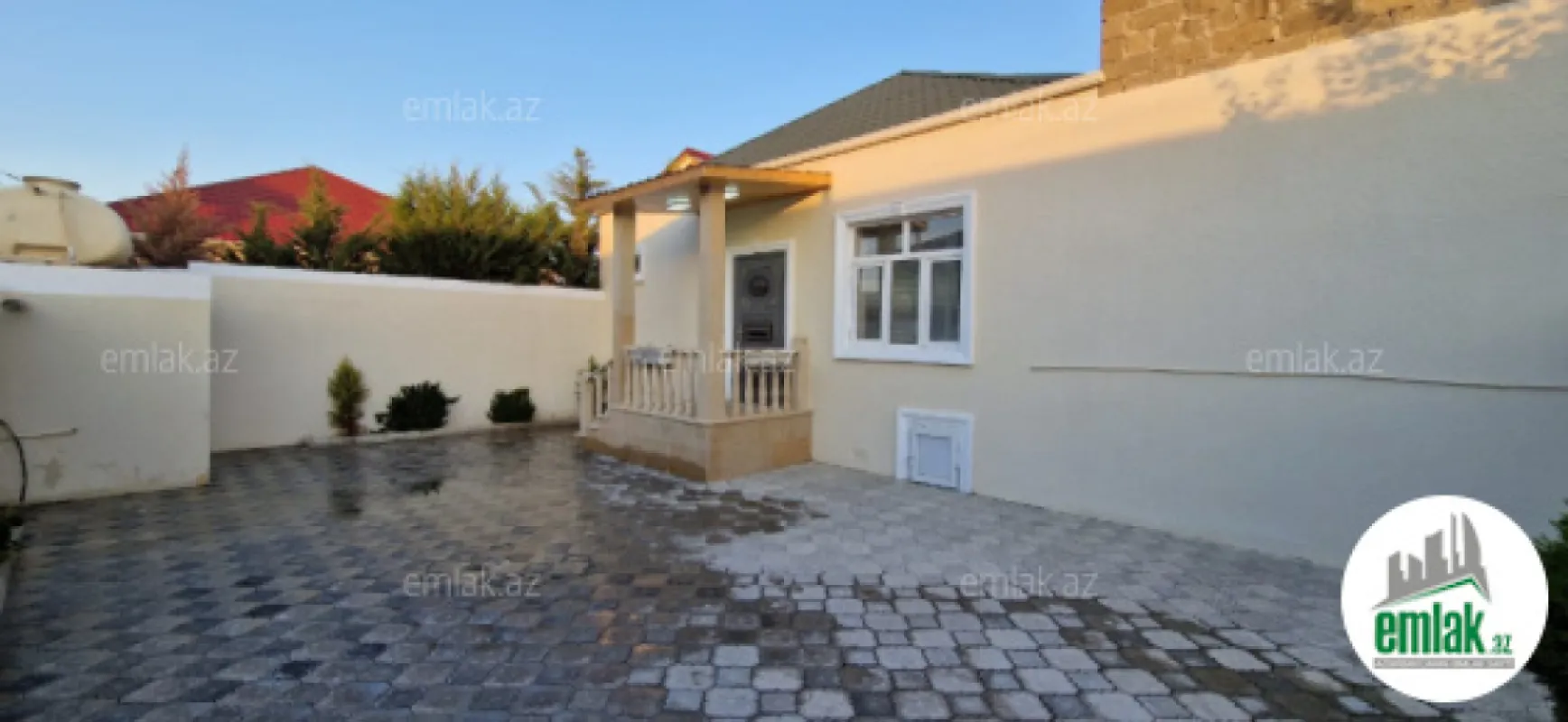 Satılır 4 otaqlı mənzil 156 m²