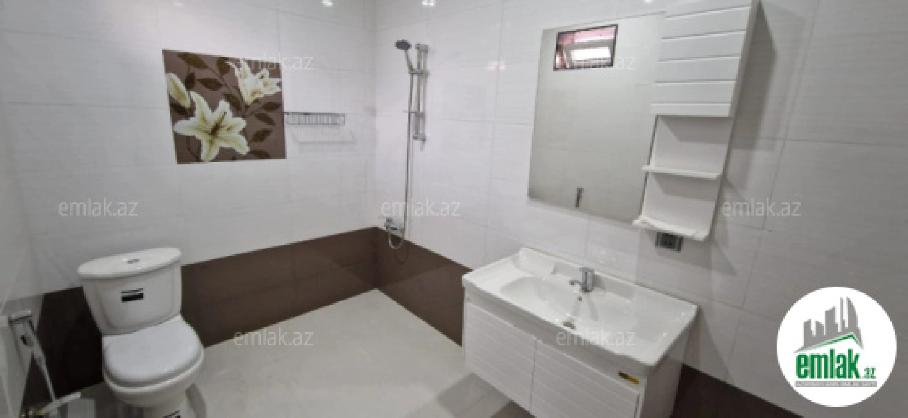 Satılır 4 otaqlı mənzil 156 m²